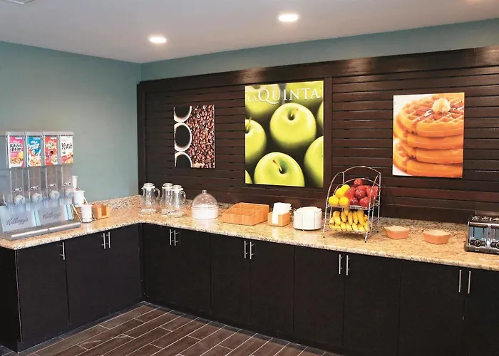 La Quinta By Wyndham O'fallon, Il - St. Louis Hotel